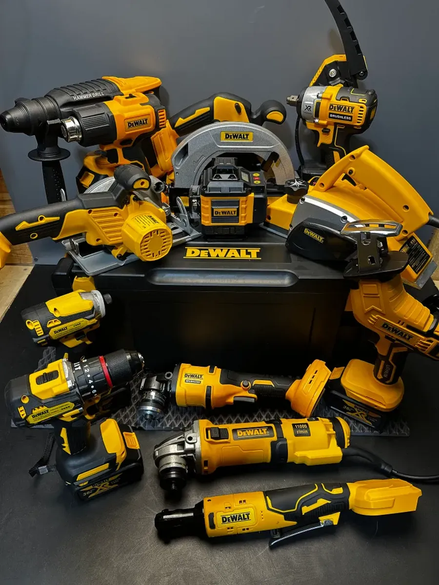 набор инструментов 15в1 Dewalt